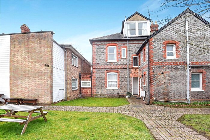2 Bedroom Flat For Sale In Hamilton Road, Reading, Berkshire, RG1
