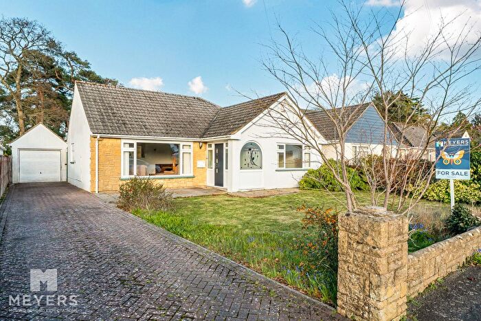 3 Bedroom Bungalow For Sale In Wincombe Drive, Ferndown, BH22