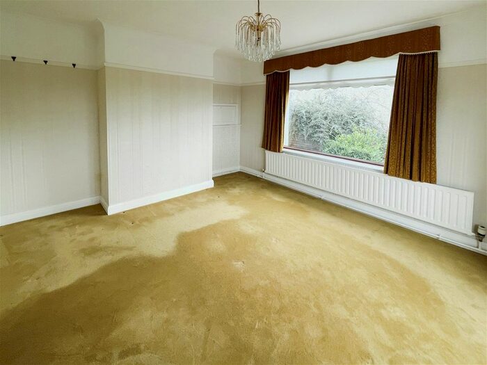 3 Bedroom Bungalow For Sale In Gwar Y Caeau, Port Talbot, SA13