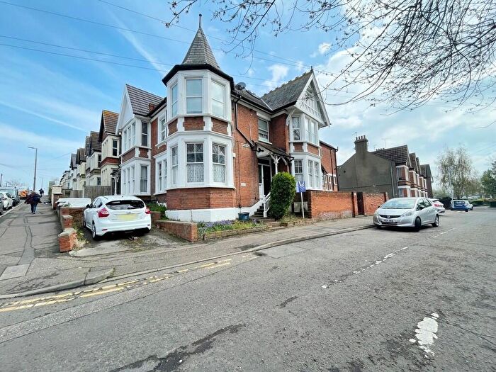 Apartment For Sale In Ingledene Court, Southend-on-Sea, SS1