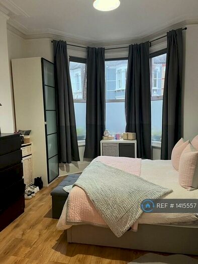 2 Bedroom Flat To Rent In Leathwaite Road, London, SW11