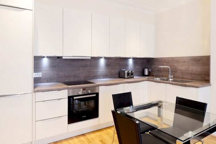 2 Bedroom Flat To Rent In Hamlet Gardens, Ravenscourt Park, Hammersmith, London, W6