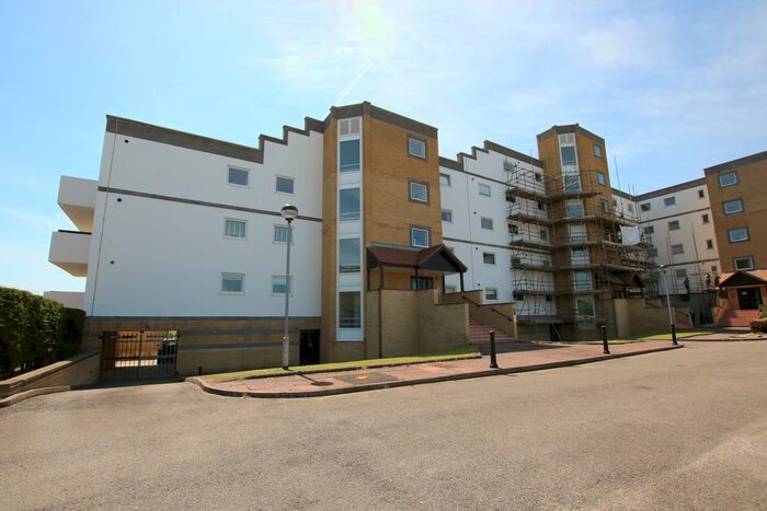 2 Bedroom Flat To Rent In Royal Parade, Eastbourne, BN22