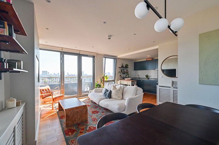 2 Bedroom Flat For Sale In Graphite Point, Palmers Road, London, , Bethnal Green, London, E2