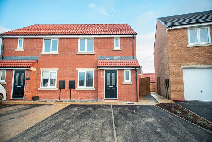 3 Bedroom Semi-Detached House To Rent In Camplin Chase, Beverley, HU17