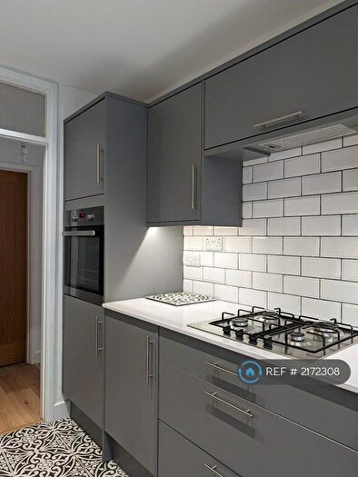 2 Bedroom Flat To Rent In Ingleside Crescent, Lancing, BN15