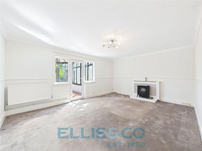 2 Bedroom Bungalow To Rent In Ashley Road, Hildenborough, Tonbridge, TN11