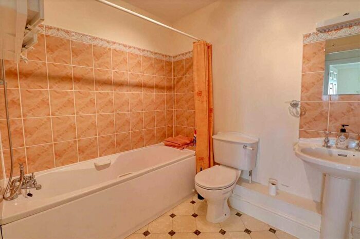 2 Bedroom Apartment For Sale In Turret House, Vista Road, East Clacton, CO15