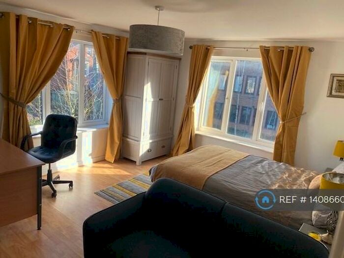 2 Bedroom Flat To Rent In Hamilton Road, Nottingham, NG5