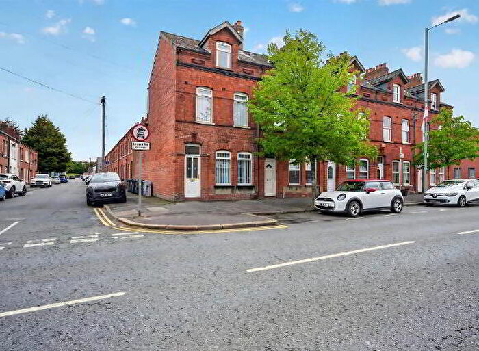 4 Bedroom End TownHouse For Sale In Bloomfield Avenue, Belfast, BT5