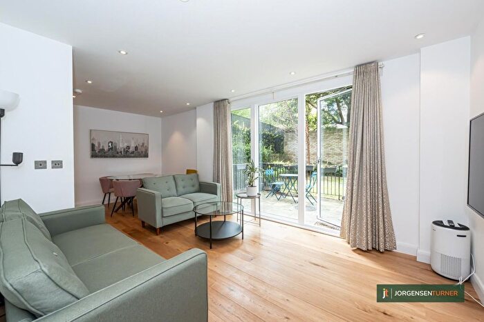 2 Bedroom Flat For Sale In Cambridge Avenue, London, NW6