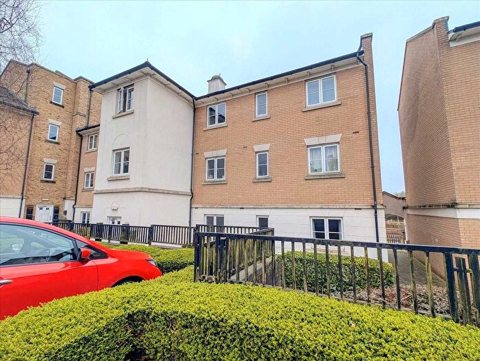 2 Bedroom Flat For Sale In Woods Court, Colchester, CO4