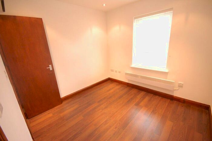 1 Bedroom Flat To Rent In Elm Park Road, Reading, RG30