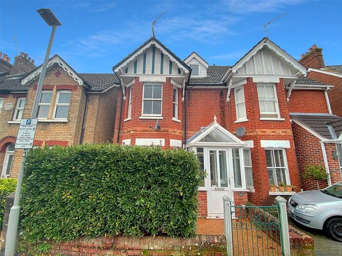 Houses for sale & to rent in BH14 8AL, Twemlow Avenue, Parkstone Poole