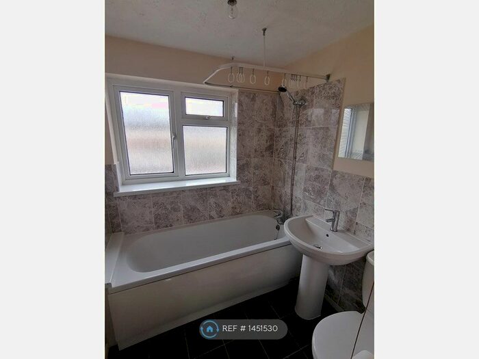 1 Bedroom Flat To Rent In Shergar Close, Gloucester, GL4