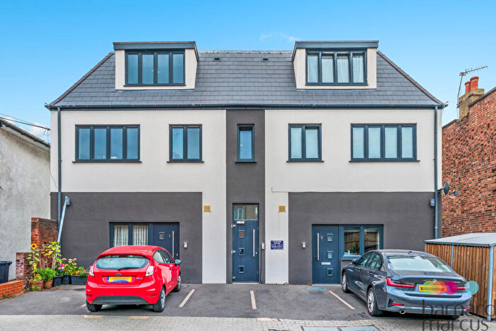 1 Bedroom Apartment For Sale In Hutton Grove, London, N12