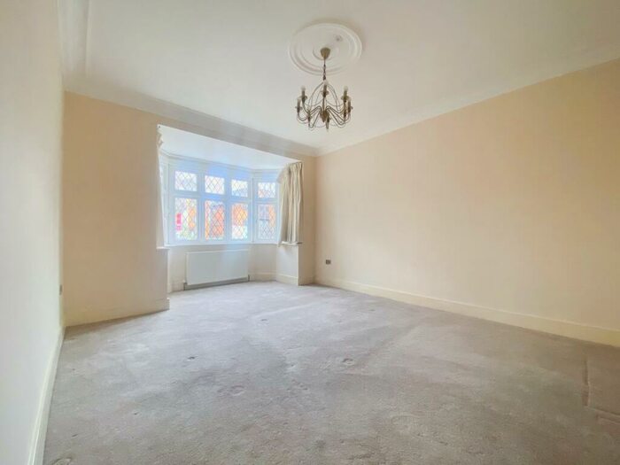 Studio To Rent In Uxbridge Road, Stanmore, HA7