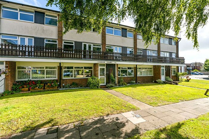 2 Bedroom Flat For Sale In Exmoor Drive, Worthing, West Sussex, BN13