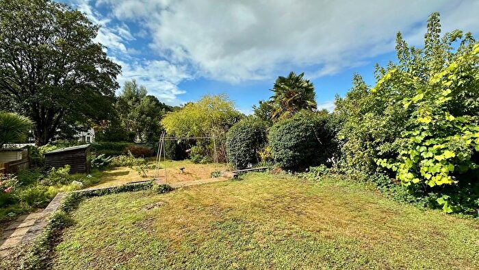 2 Bedroom Chalet For Sale In Park View, Hastings, TN34