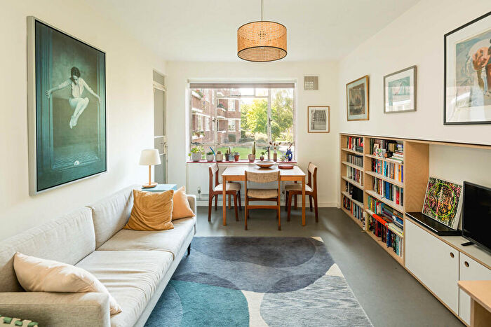 2 Bedroom Apartment For Sale In Champion Hill, London, SE5