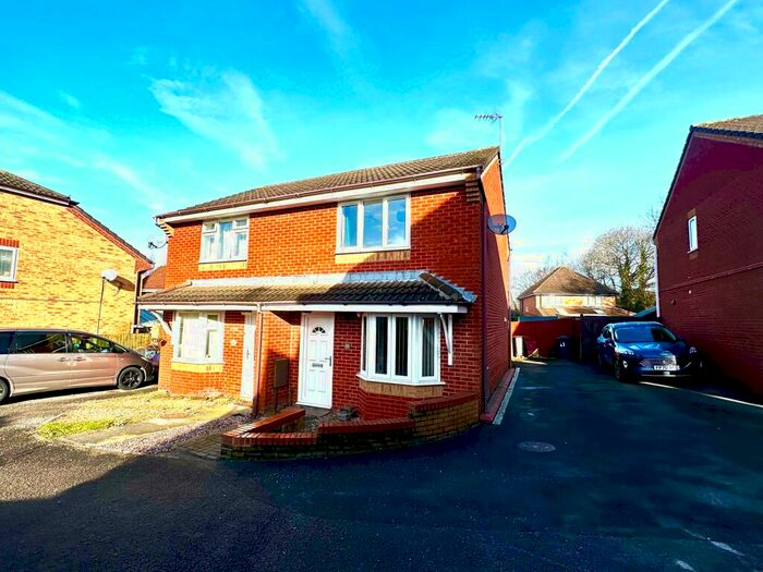 2 Bedroom Semi-Detached House To Rent In Oak Close, Coalville, LE67