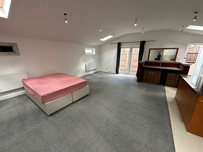 Studio To Rent In Barlow Road, London, W3