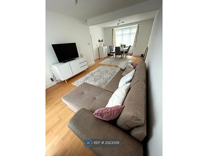 3 Bedroom Terraced House To Rent In Cranleigh Gardens, Kenton, Harrow, HA3