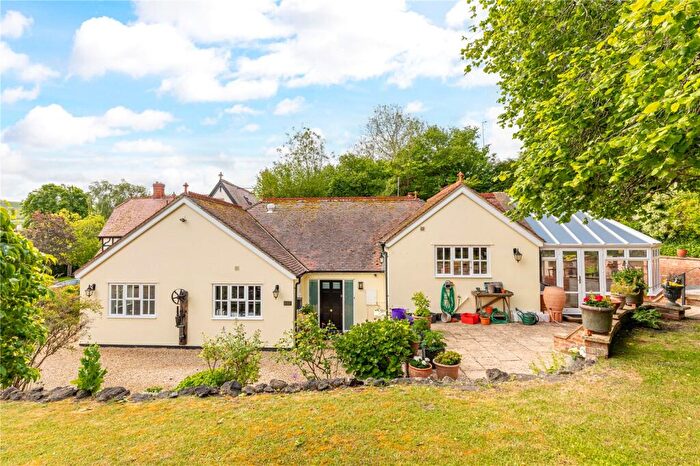 3 Bedroom Detached House For Sale In High Street, Easterton, Devizes, Wiltshire, SN10