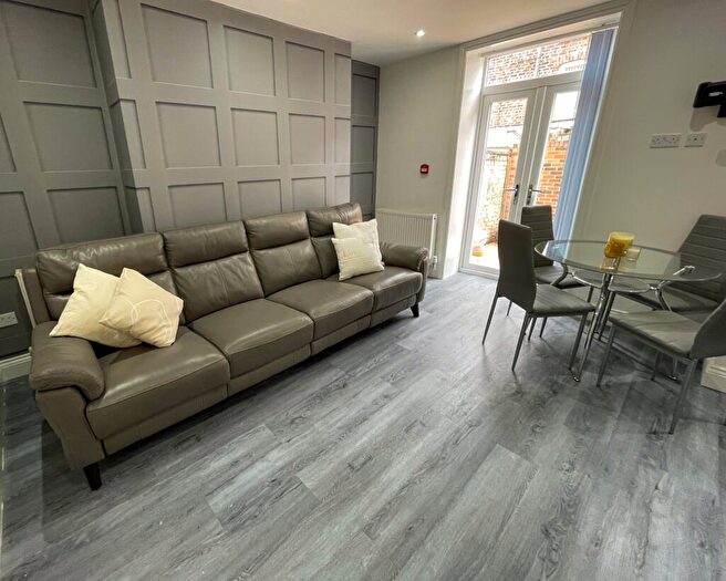 4 Bedroom House To Rent In Gainsborough Road, L15