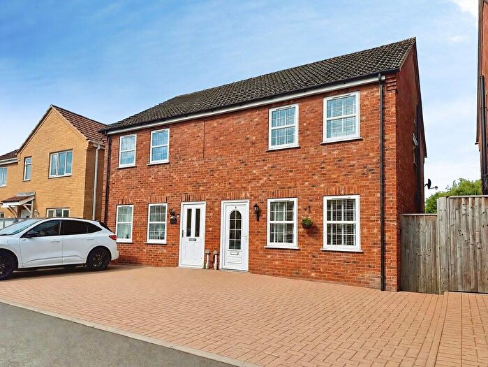 3 Bedroom Semi-Detached House For Sale In Blue Ridge Gardens, March, PE15