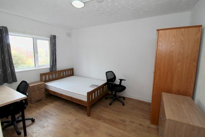 4 Bedroom Terraced House To Rent In Prior Deram Walk, Coventry, West Midlands, CV4