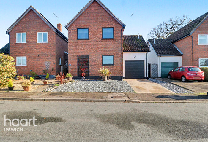 3 Bedroom Detached House For Sale In Ha'penny Field, Ipswich, IP9