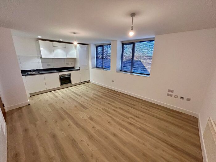 1 Bedroom Flat To Rent In Blackpole Road, Worcester, Worcestershire, WR4