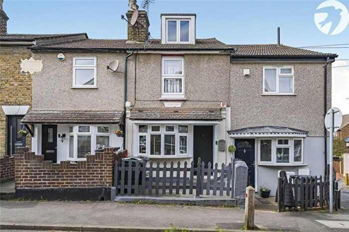 3 Bedroom Terraced House For Sale In Hillhouse Road, Dartford, Kent, DA2