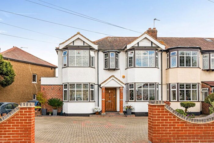 4 Bedroom Semi-Detached House For Sale In Willow Road, Enfield, EN1