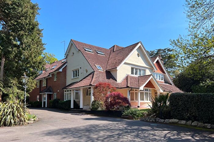 2 Bedroom Flat To Rent In Forest Road, Poole, BH13