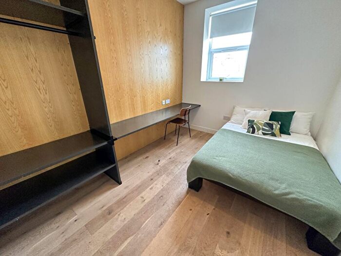 1 Bedroom House To Rent In Flat, Kempston Street, L3