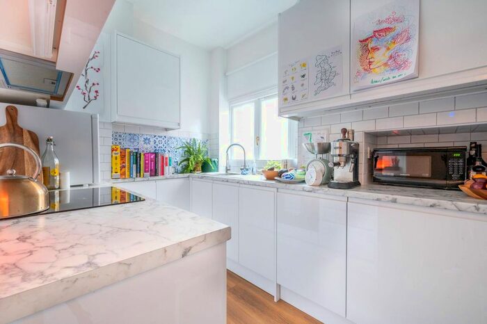 1 Bedroom Flat To Rent In Red Lion Square, Bloomsbury, London WC1R