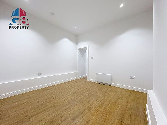 2 Bedroom Flat To Rent In Barnsley, S70