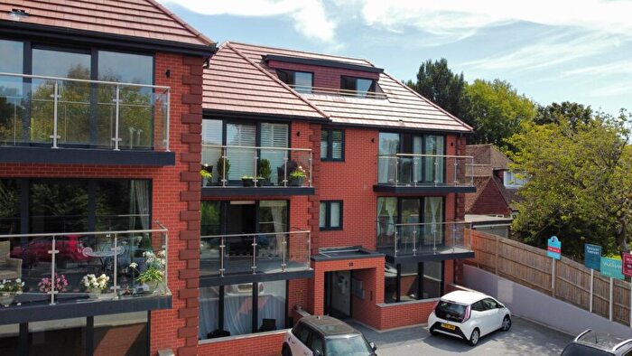 2 Bedroom Flat To Rent In Goldstone Crescent, Hove, BN3