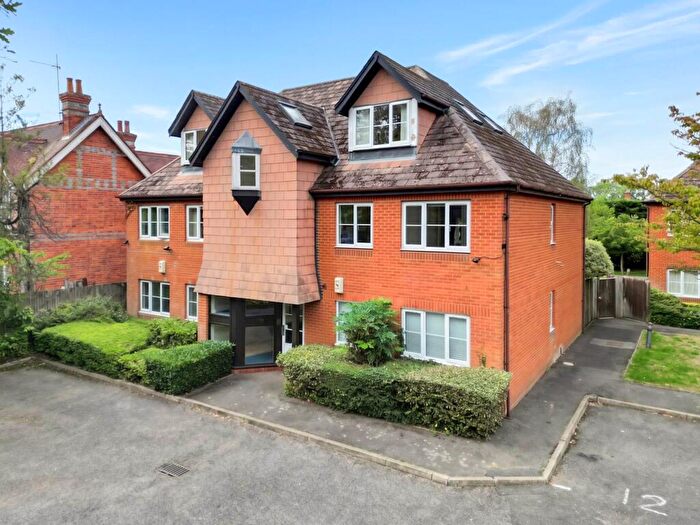 2 Bedroom Apartment For Sale In Shinfield Road, Reading, RG2