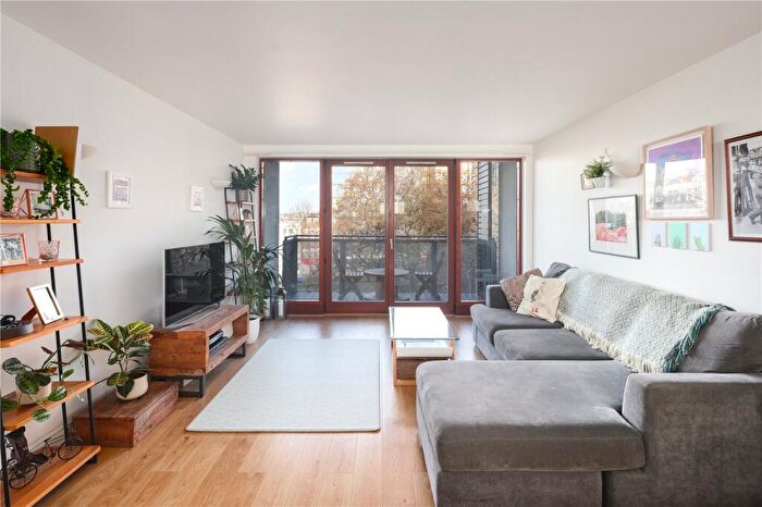 2 Bedroom Flat To Rent In Naylor Building East, Adler Street, Aldgate, London, E1