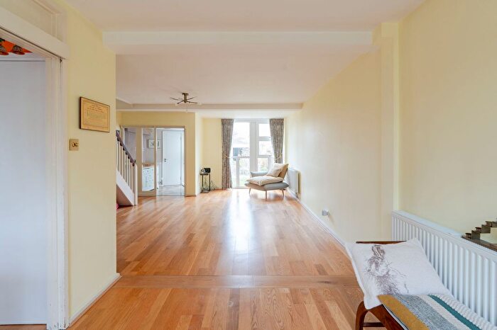 3 Bedroom Terraced House For Sale In The Paddox, Oxford, OX2