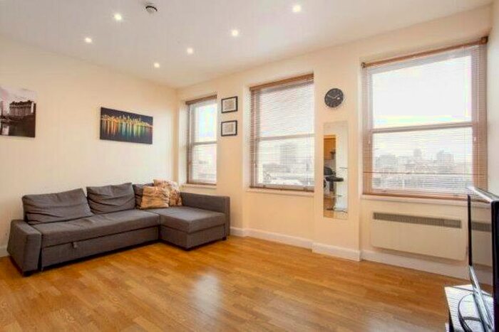 Studio To Rent In St. John's Hill, London, SW11