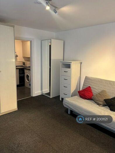 Studio To Rent In Willesden Lane, London, NW2