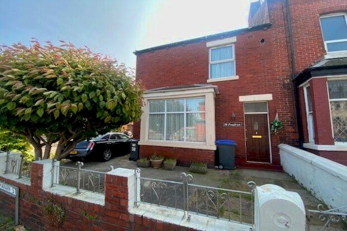 3 Bedroom Semi-Detached House To Rent In Buchanan Street, Blackpool, FY1