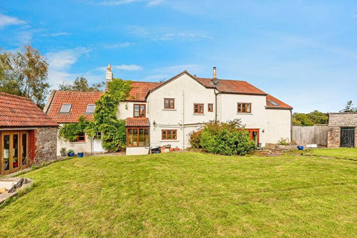 6 Bedroom Detached House For Sale In The Street, Regil, BS40