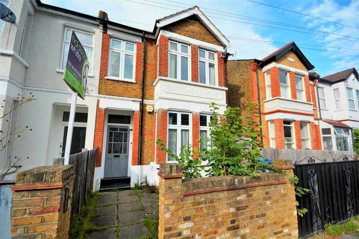 1 Bedroom Flat To Rent In Marlborough Road, Colliers Wood, SW19