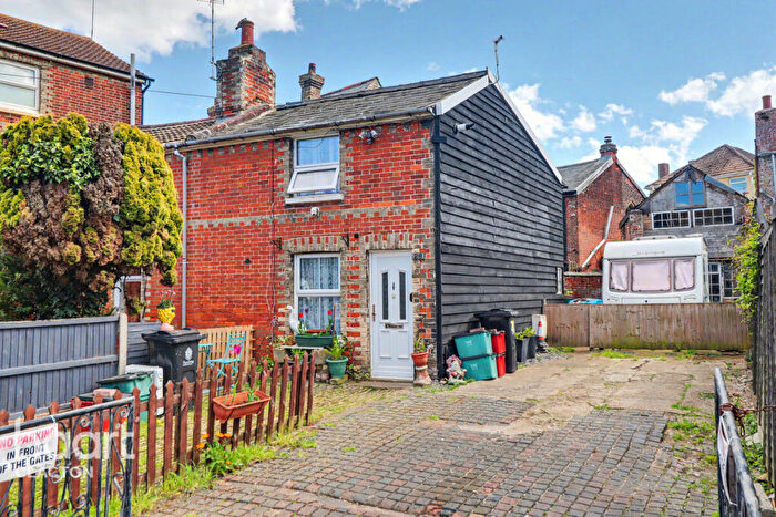 2 Bedroom Semi-Detached House For Sale In Station Street, Walton On The Naze, CO14