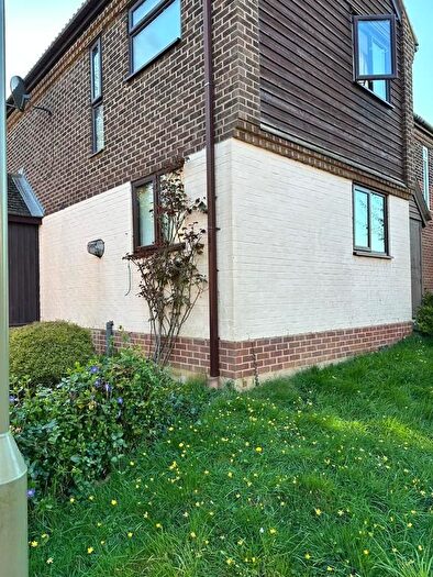 2 Bedroom Semi-Detached House To Rent In Azalea Walk, Banbury, OX16